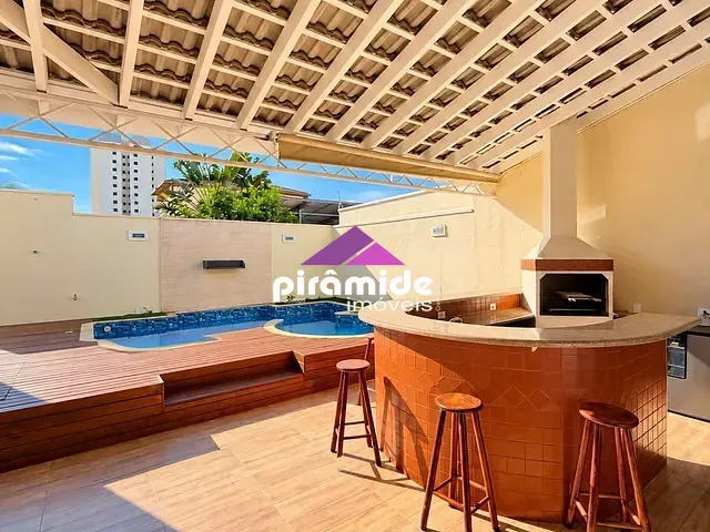 Casa com 310m² 4 quartos e 5 banheiros, à venda, no bairro Urbanova em São José dos Campos