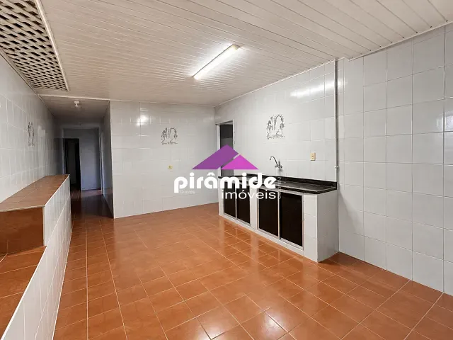 Casa 3 quartos e 2 banheiros, para alugar, no bairro Alto da Ponte em São José dos Campos