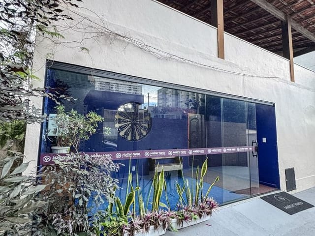 Casa com 450m² 2 quartos e 3 banheiros, à venda, no bairro Glória em Macaé