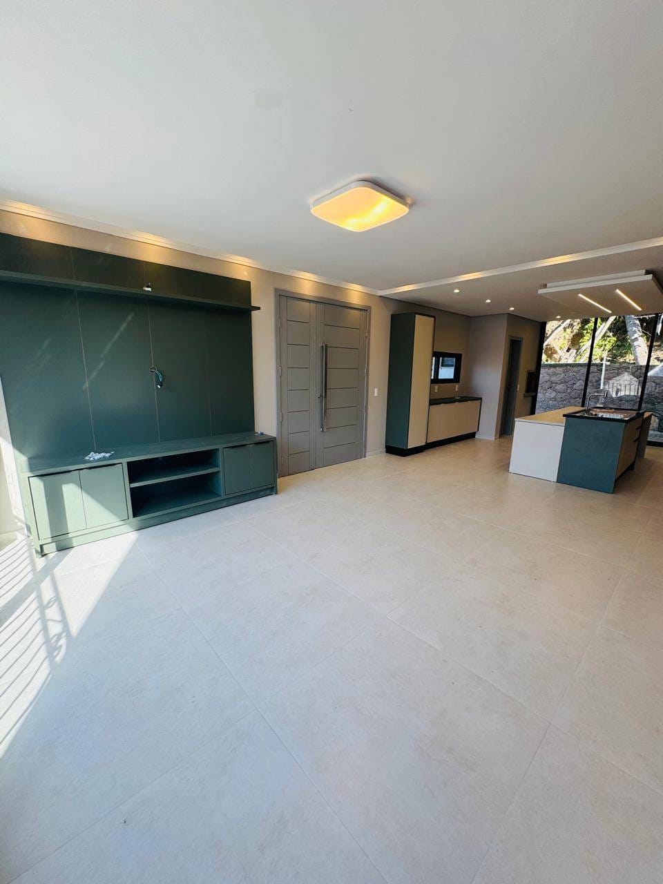 Casa à venda com 3 quartos, 250m² - Foto 2