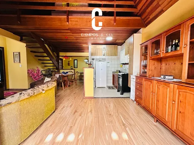 Casa com 1150m² 3 quartos e 4 banheiros, à venda, no bairro Residencial dos Lagos em Campos do Jordão