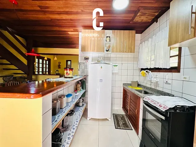 Casa com 1150m² 3 quartos e 4 banheiros, à venda, no bairro Residencial dos Lagos em Campos do Jordão