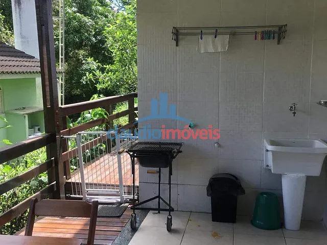 Casa com 1m² 3 quartos e 2 banheiros, para alugar, no bairro Penedo em Itatiaia