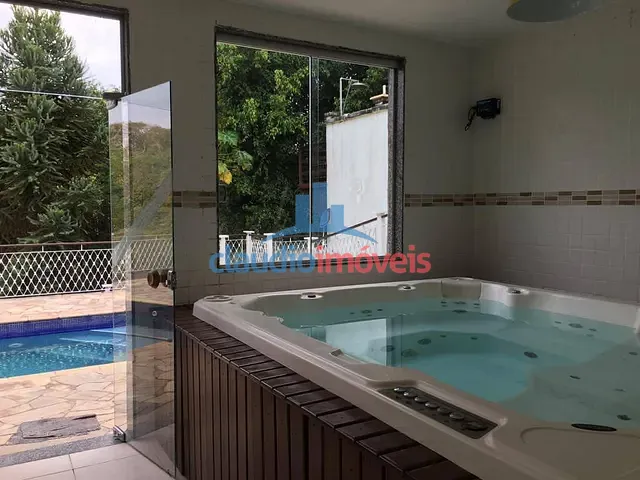 Casa com 1m² 3 quartos e 2 banheiros, para alugar, no bairro Penedo em Itatiaia
