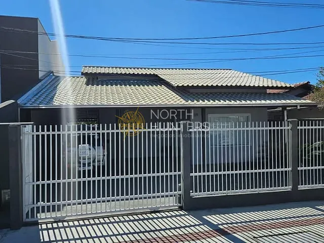 Casa com 120m² 3 quartos e 2 banheiros, à venda, no bairro Vila Nova em Joinville