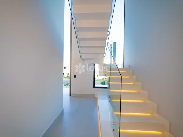 Casa 3 quartos e 5 banheiros, à venda, no bairro Sítio do Morro em Santana de Parnaíba