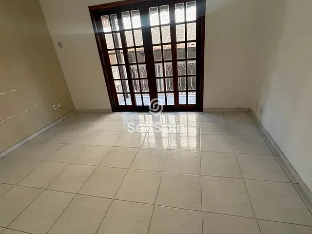 Casa com 150m² 3 quartos e 3 banheiros, para alugar, no bairro Maria Paula em Niterói