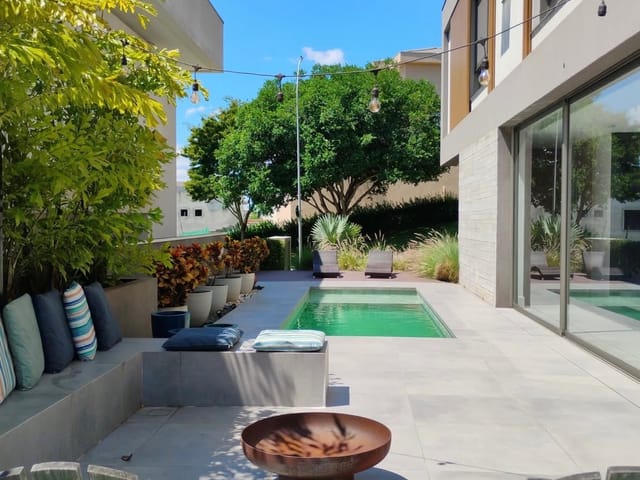 Casa com 490m² 4 quartos e 6 banheiros, à venda, no bairro Alphaville em Santana de Parnaíba