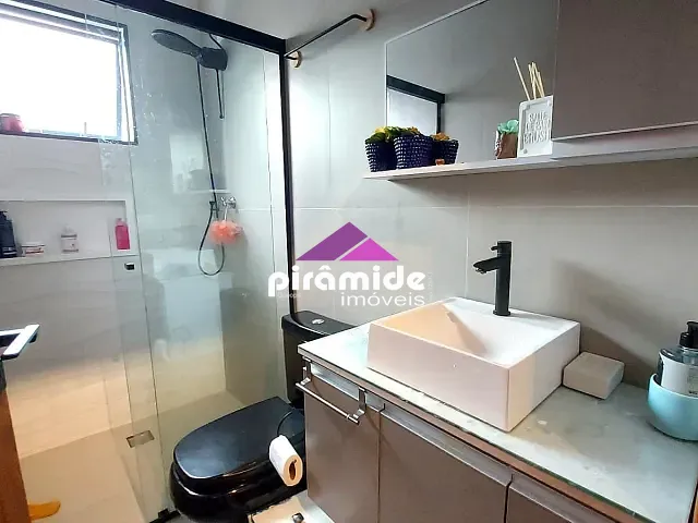 Casa com 151m² 3 quartos e 2 banheiros, à venda, no bairro Conjunto Residencial Trinta e Um de Março em São José dos Campos
