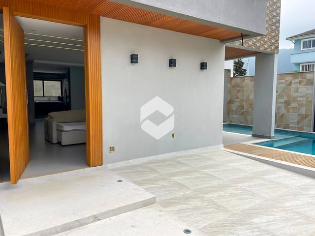 Casa 4 quartos e 5 banheiros, à venda, no bairro Vargem Pequena em Rio de Janeiro