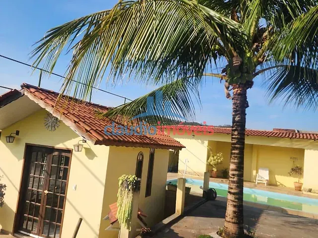 Casa com 808m² 3 quartos e 3 banheiros, à venda, no bairro Colônia Santo Antônio em Barra Mansa