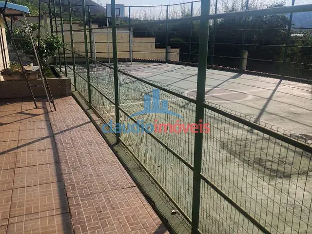 Casa com 808m² 3 quartos e 3 banheiros, à venda, no bairro Colônia Santo Antônio em Barra Mansa