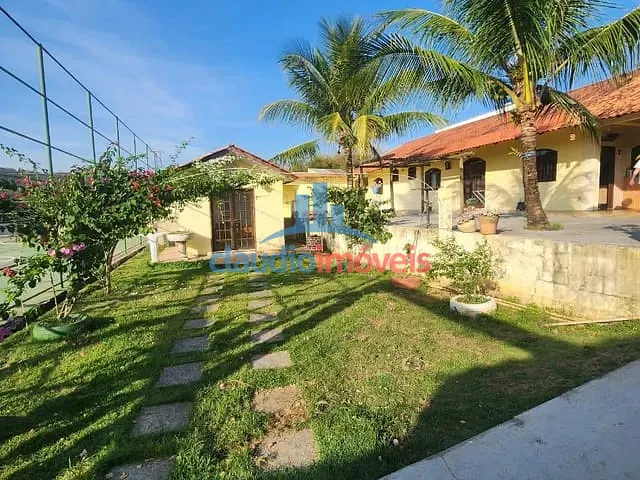 Casa com 808m² 3 quartos e 3 banheiros, à venda, no bairro Colônia Santo Antônio em Barra Mansa
