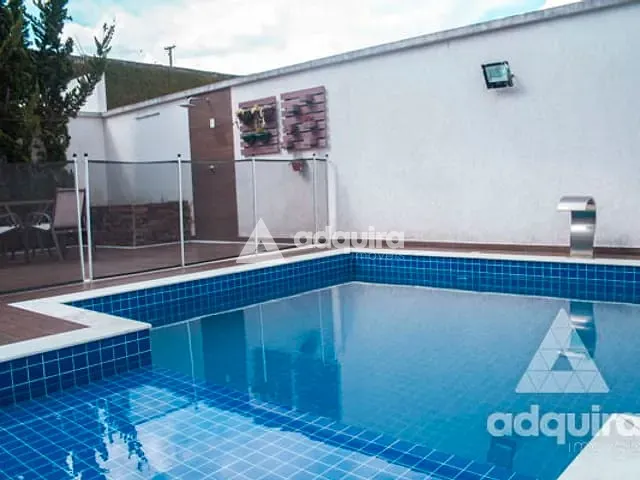 Casa 3 quartos e 4 banheiros, à venda, no bairro Estrela em Ponta Grossa