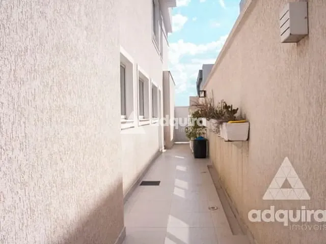 Casa 3 quartos e 4 banheiros, à venda, no bairro Estrela em Ponta Grossa