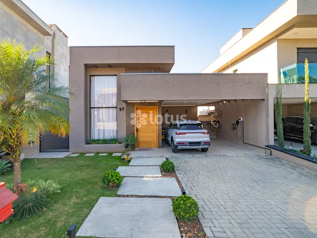 Casa 3 quartos e 4 banheiros, à venda, no bairro Sítio do Morro em Santana de Parnaíba