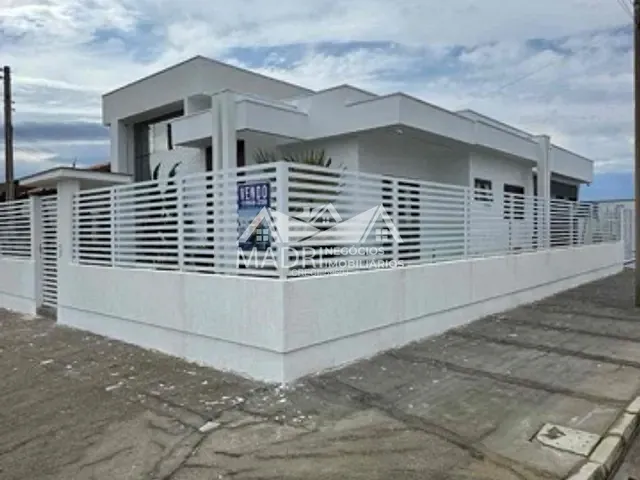 Casa com 288m² 3 quartos e 2 banheiros, à venda, no bairro centro  em Balneário Rincão