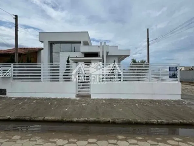 Casa com 288m² 3 quartos e 2 banheiros, à venda, no bairro centro  em Balneário Rincão