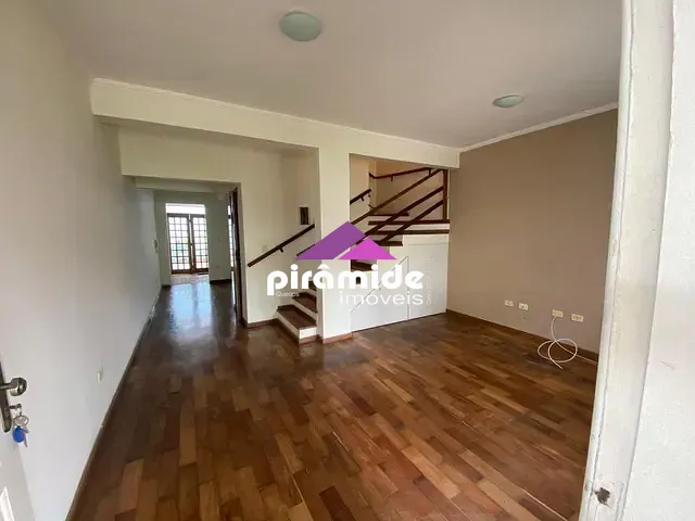 Casa 2 quartos e 2 banheiros, à venda, no bairro Jardim Marcondes em Jacareí