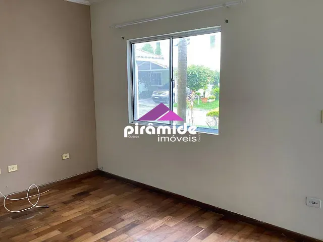 Casa 2 quartos e 2 banheiros, à venda, no bairro Jardim Marcondes em Jacareí
