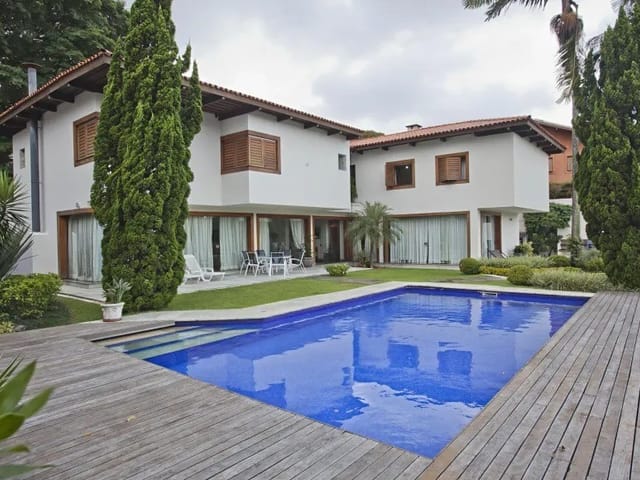 Casa com 850m² 5 quartos e 7 banheiros, à venda, no bairro Jardim Leonor em São Paulo