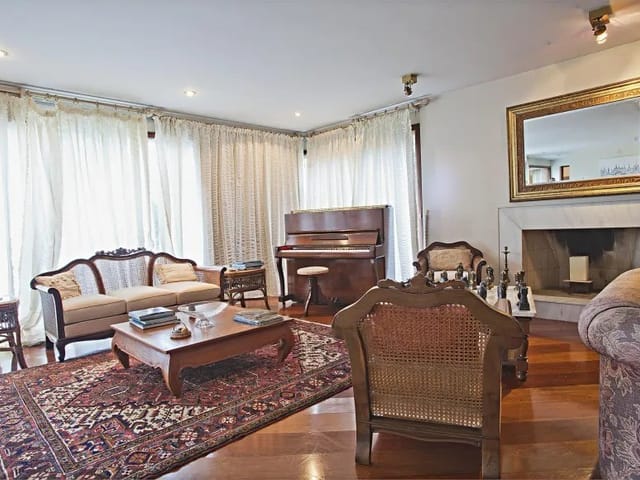 Casa com 850m² 5 quartos e 7 banheiros, à venda, no bairro Jardim Leonor em São Paulo