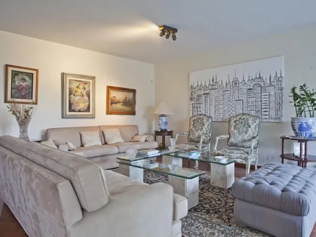 Casa com 850m² 5 quartos e 7 banheiros, à venda, no bairro Jardim Leonor em São Paulo