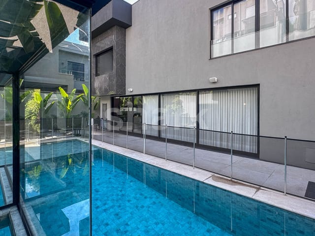 Casa com 540m² 5 quartos e 7 banheiros, à venda ou para alugar, no bairro Alphaville em Santana de Parnaíba