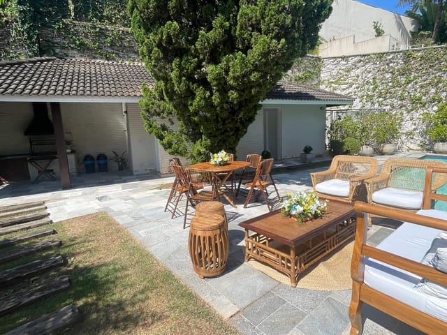 Casa com 720m² 4 quartos e 6 banheiros, à venda, no bairro Alphaville em Santana de Parnaíba