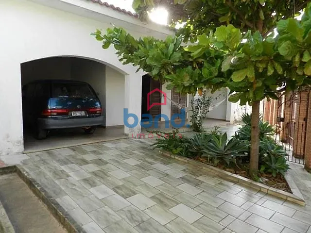 Casa com 447m² 3 quartos e 2 banheiros, à venda, no bairro Centro em Porto Feliz