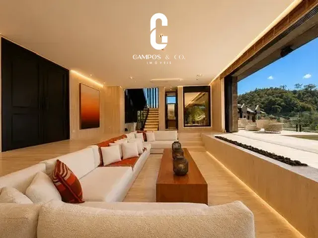 Casa com 1188m² 4 quartos e 7 banheiros, à venda, no bairro Recanto do Fojo em Campos do Jordão