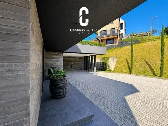 Casa com 1188m² 4 quartos e 7 banheiros, à venda, no bairro Recanto do Fojo em Campos do Jordão