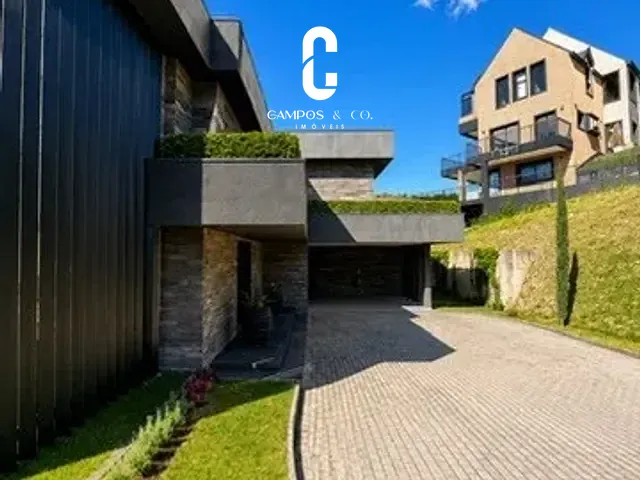 Casa com 1188m² 4 quartos e 7 banheiros, à venda, no bairro Recanto do Fojo em Campos do Jordão