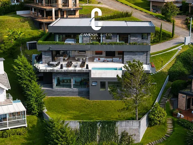 Casa com 1188m² 4 quartos e 7 banheiros, à venda, no bairro Recanto do Fojo em Campos do Jordão