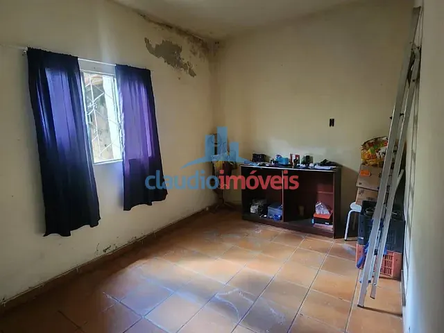 Casa com 474m² 4 quartos e 2 banheiros, à venda, no bairro Roselândia em Barra Mansa