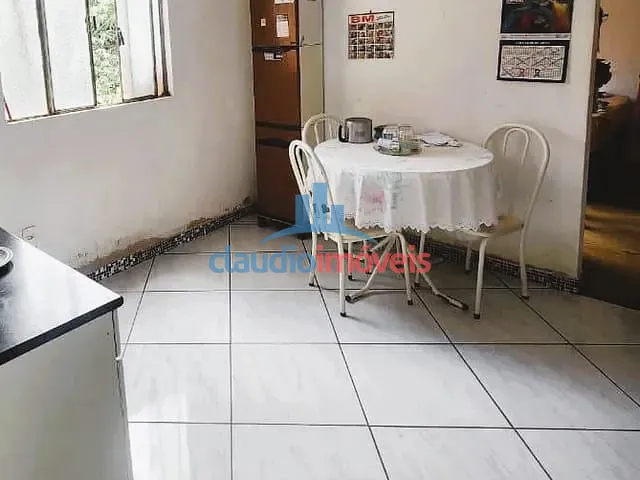 Casa com 474m² 4 quartos e 2 banheiros, à venda, no bairro Roselândia em Barra Mansa