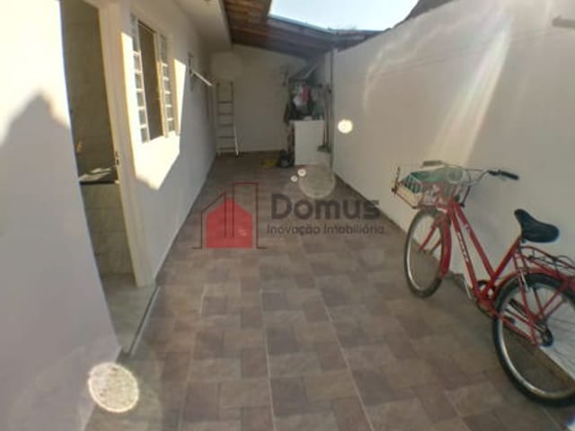 Casa à venda, no bairro Jardim Independência em Taubaté