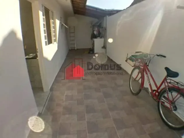 Casa à venda, no bairro Jardim Independência em Taubaté