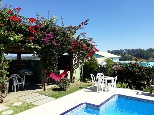 Casa com 600m² 4 quartos e 6 banheiros, à venda, no bairro Condomínio Jardim Flamboyan em Bragança Paulista