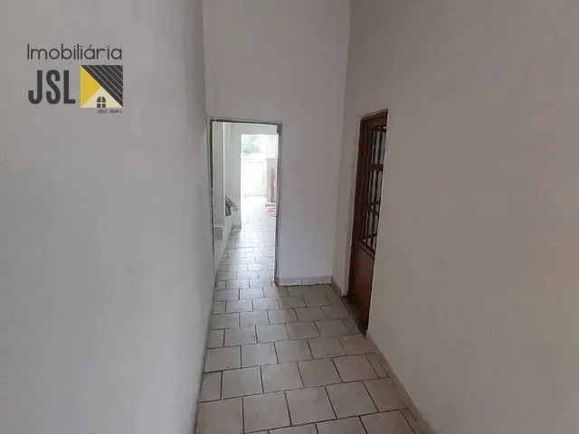 Casa com 295m² 2 quartos e 1 banheiro, à venda, no bairro Jardim Maria Cândida em Caçapava