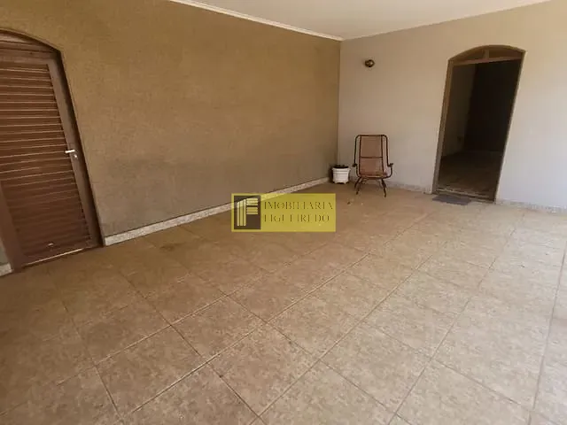 Casa com 130m² 2 quartos e 2 banheiros, para alugar, no bairro Vila Santa Isabel em São José do Rio Preto