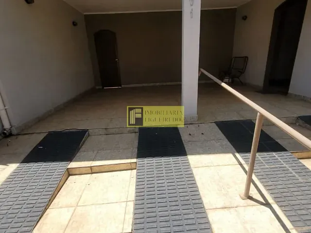 Casa com 130m² 2 quartos e 2 banheiros, para alugar, no bairro Vila Santa Isabel em São José do Rio Preto