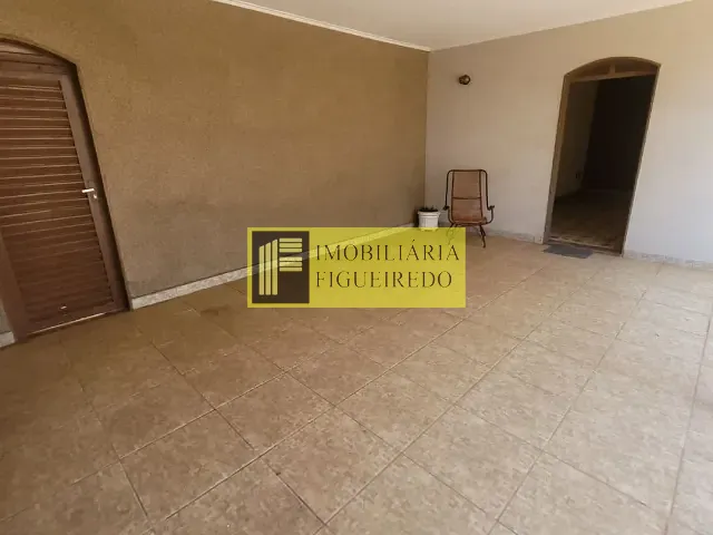 Casa com 130m² 2 quartos e 2 banheiros, para alugar, no bairro Vila Santa Isabel em São José do Rio Preto