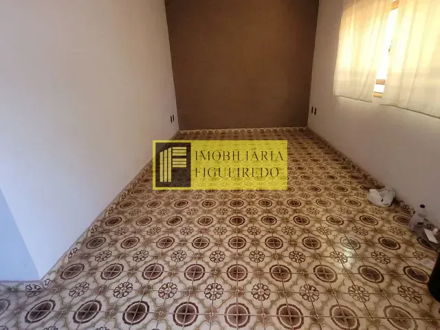 Casa com 130m² 2 quartos e 2 banheiros, para alugar, no bairro Vila Santa Isabel em São José do Rio Preto