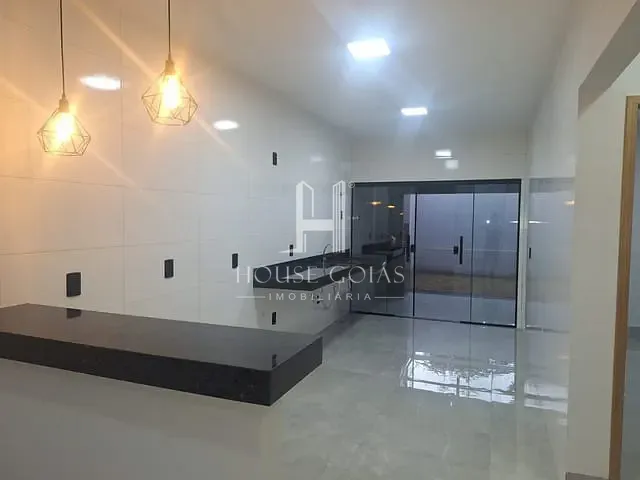 Casa 3 quartos e 2 banheiros, à venda, no bairro Parque das Nações em Aparecida de Goiânia