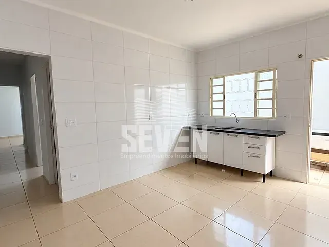 Casa 2 quartos e 2 banheiros, para alugar, no bairro Centro em Piratininga