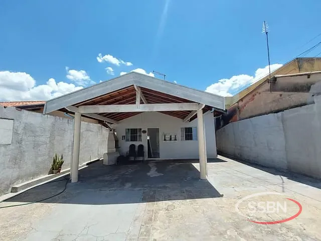 Casa 2 quartos e 1 banheiro, à venda, no bairro Parque Residencial Triunfo em Nova Odessa