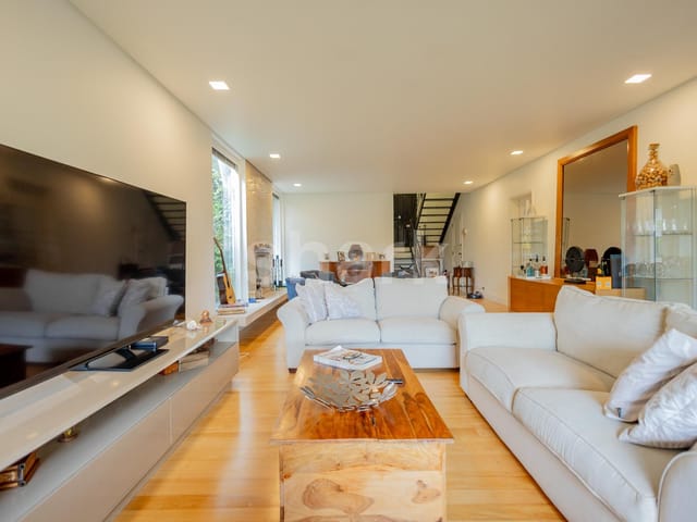 Casa com 560m² 4 quartos e 6 banheiros, à venda, no bairro Alphaville em Santana de Parnaíba