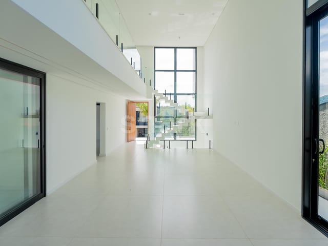 Casa com 420m² 3 quartos e 6 banheiros, à venda, no bairro Colinas da Anhangüera em Santana de Parnaíba