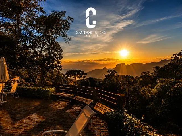 Casa 6 quartos e 8 banheiros, à venda, no bairro Parque Pedra do Baú em Campos do Jordão